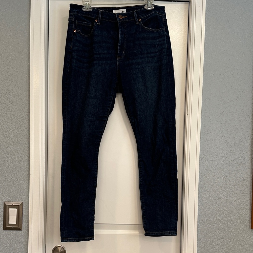 Loft Curvy skinny jeans in dark wash, size 31/12